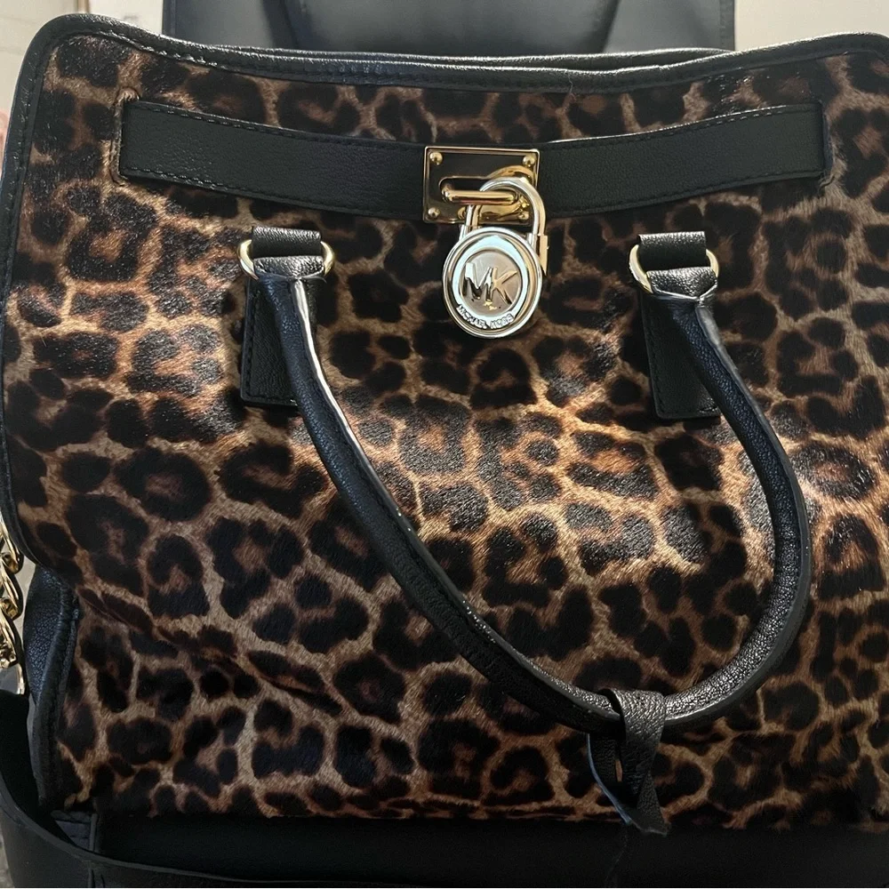 Michael Kors Leopard Print Shoulder Bag with Black and Gold Accents - Picture 2 of 5